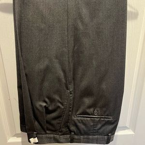 2 pair of Hart Shaffer Marx 34 regular